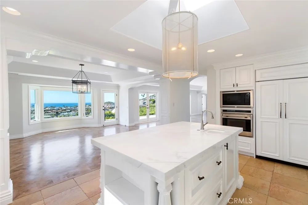 517 Emerald Bay Laguna Beach, CA 92651