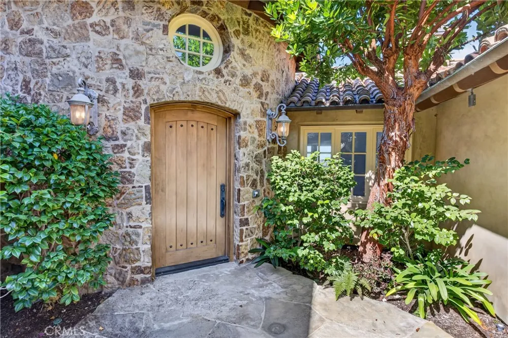 517 Emerald Bay Laguna Beach, CA 92651