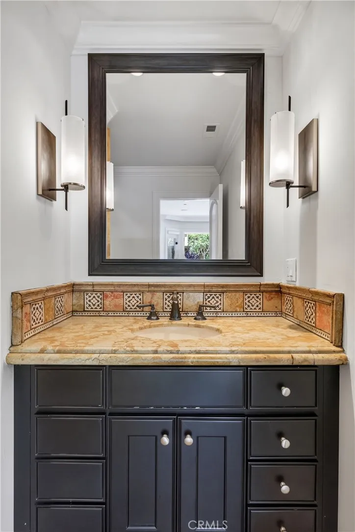 517 Emerald Bay Laguna Beach, CA 92651