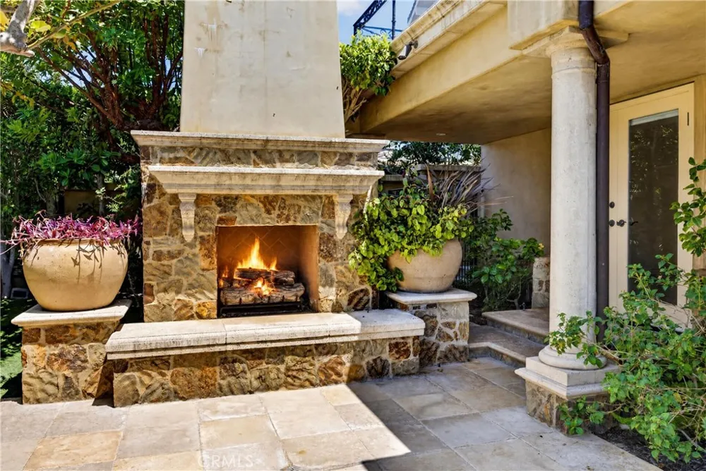 517 Emerald Bay Laguna Beach, CA 92651