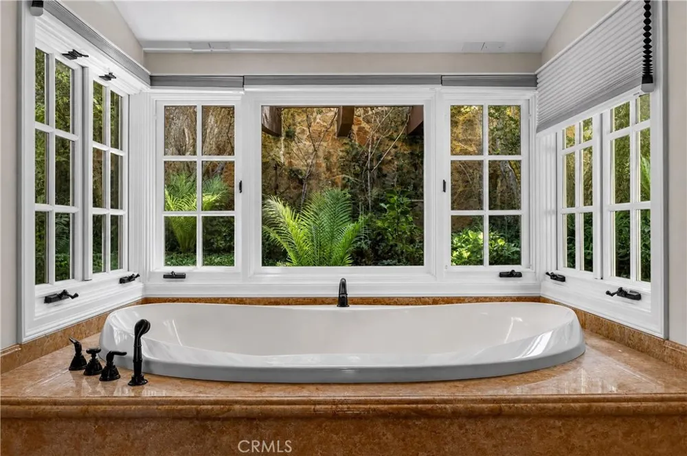 517 Emerald Bay Laguna Beach, CA 92651