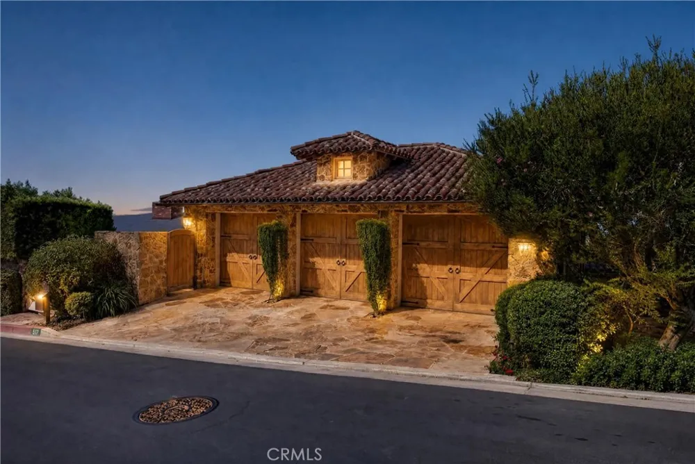 517 Emerald Bay Laguna Beach, CA 92651