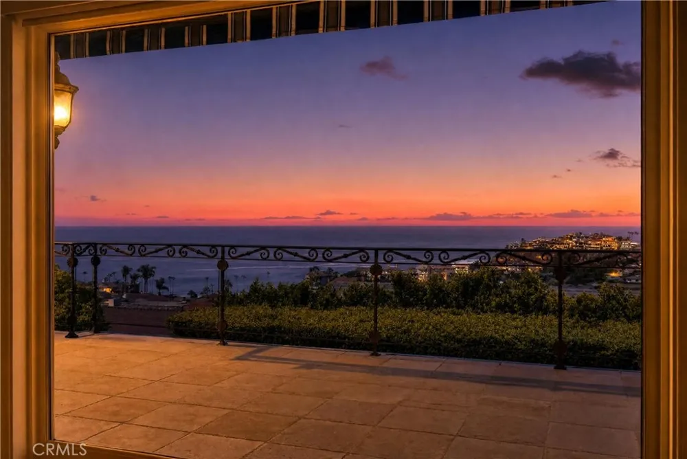 517 Emerald Bay Laguna Beach, CA 92651