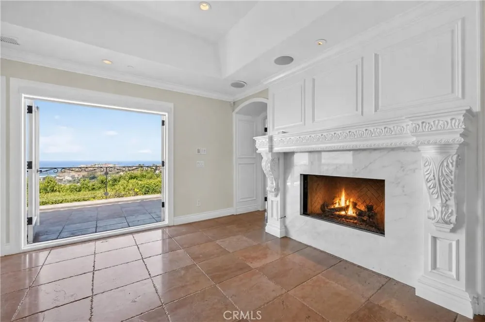 517 Emerald Bay Laguna Beach, CA 92651