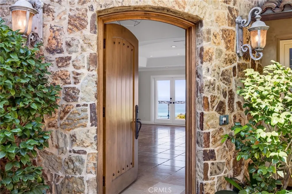 517 Emerald Bay Laguna Beach, CA 92651