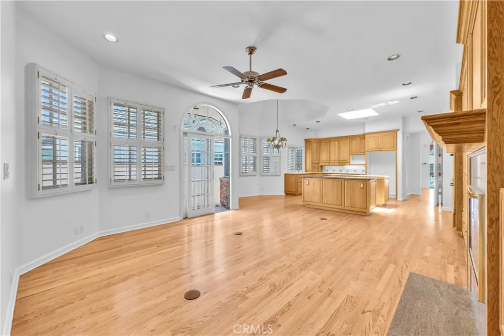 236 Belmont Long Beach, CA 90803