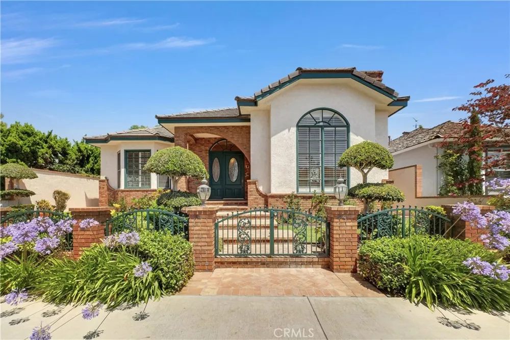 236 Belmont Long Beach, CA 90803