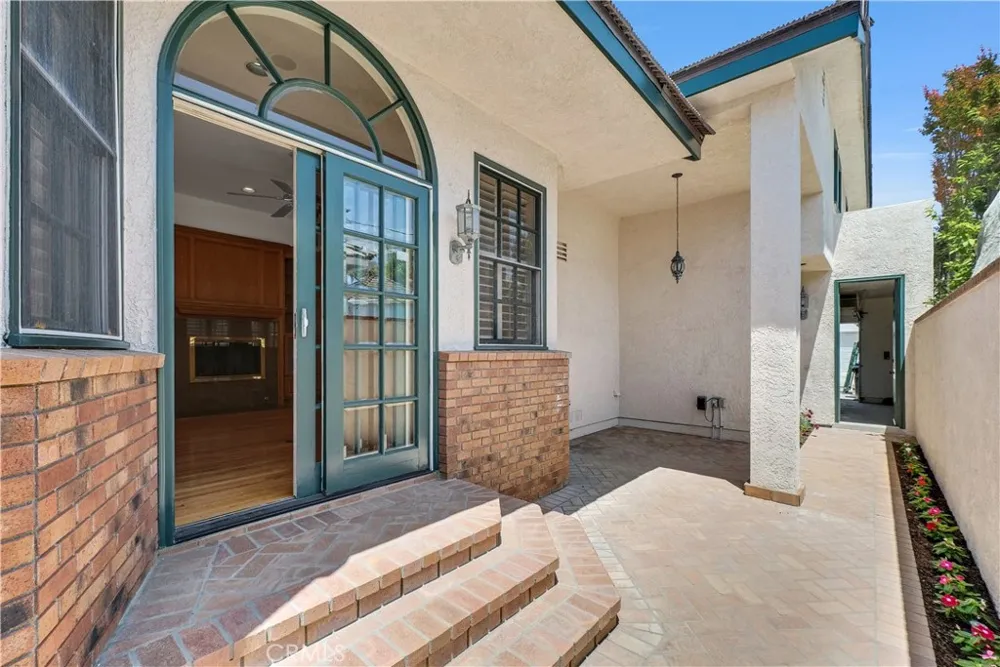 236 Belmont Long Beach, CA 90803