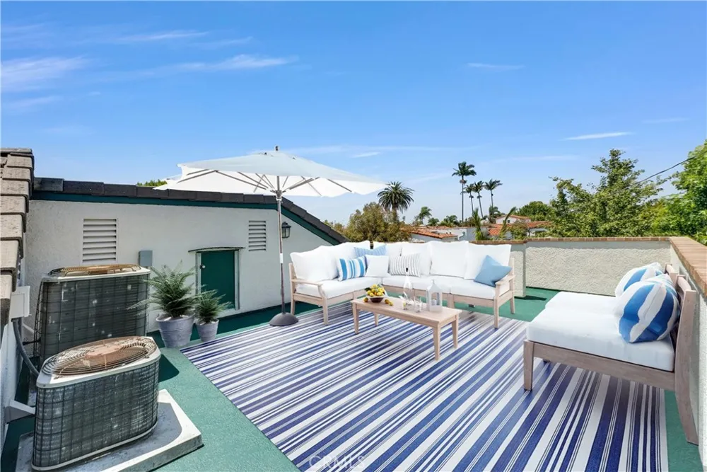 236 Belmont Long Beach, CA 90803