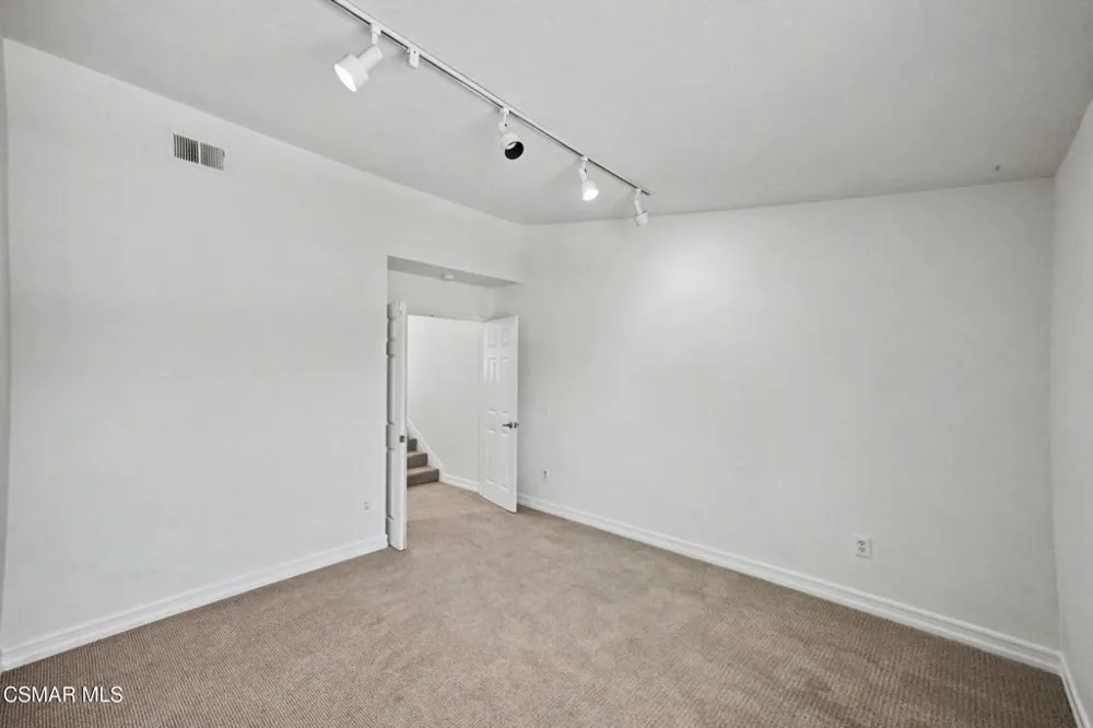 4258 Flintlock Lane Westlake Village, CA 91361
