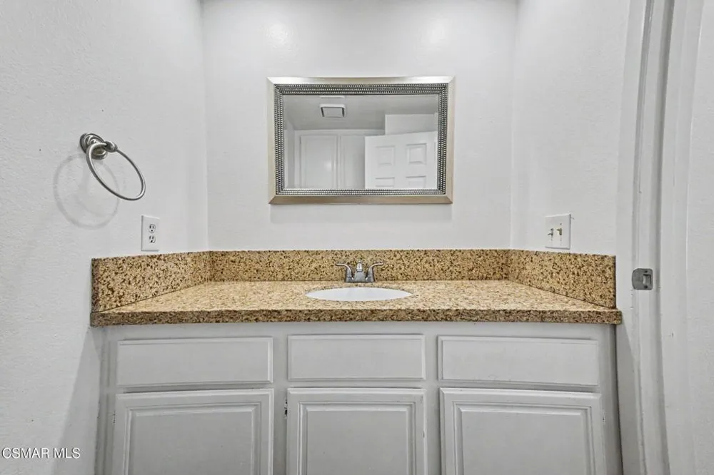 4258 Flintlock Lane Westlake Village, CA 91361