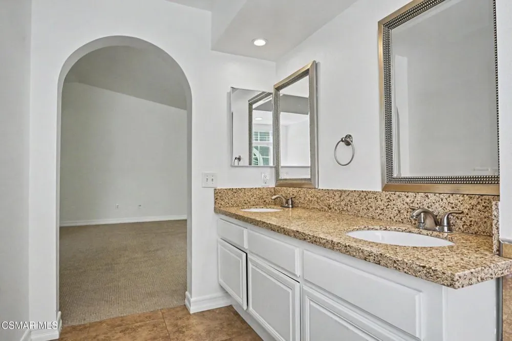 4258 Flintlock Lane Westlake Village, CA 91361