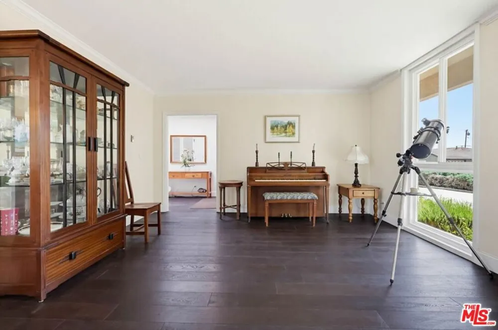 991 Montgomery Court Thousand Oaks, CA 91360