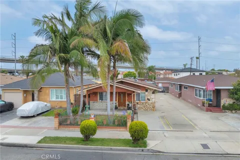 4853 W 116th