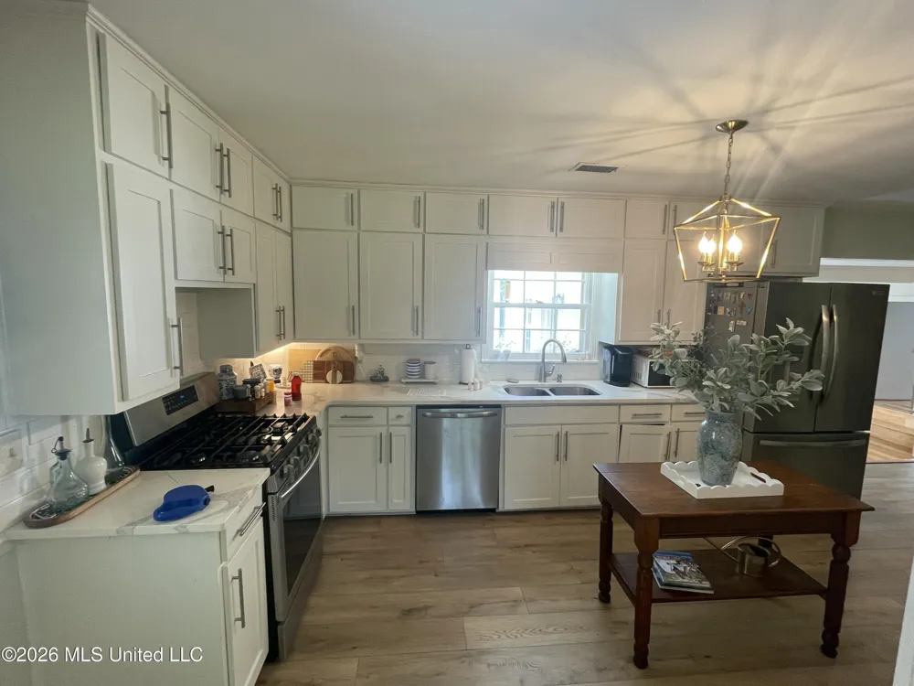401 Pine Drive Brookhaven, MS 39601