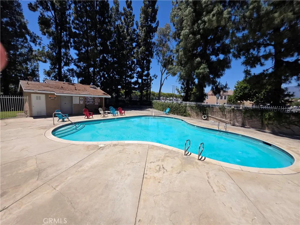2410 Towne #63 Pomona, CA 91767