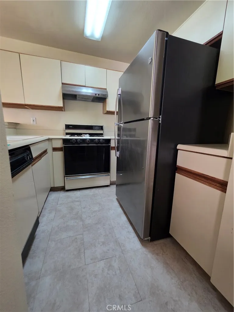 2410 Towne #63 Pomona, CA 91767