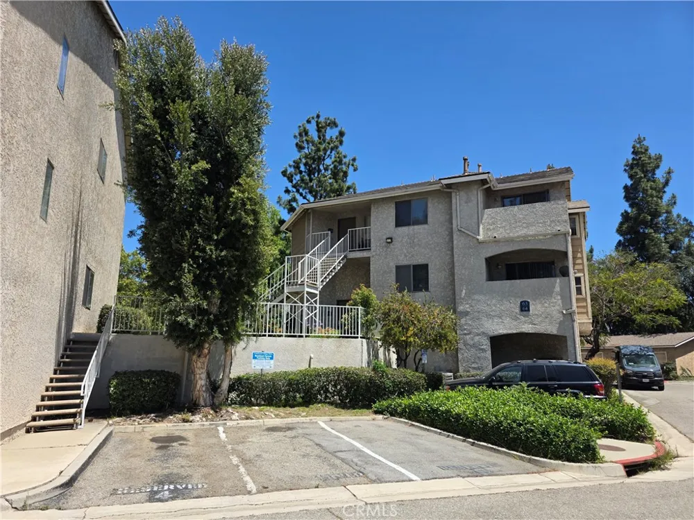2410 Towne #63 Pomona, CA 91767