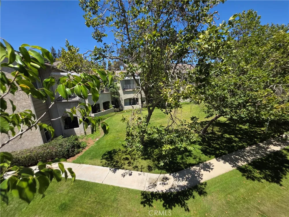 2410 Towne #63 Pomona, CA 91767