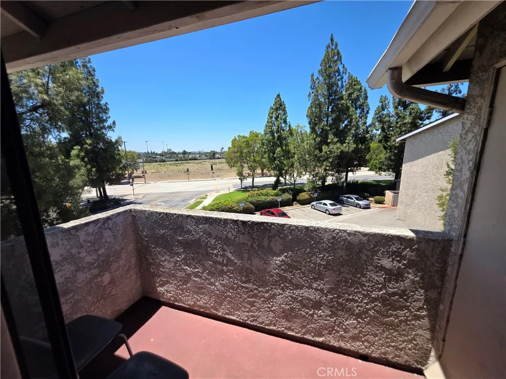 2410 Towne #63 Pomona, CA 91767