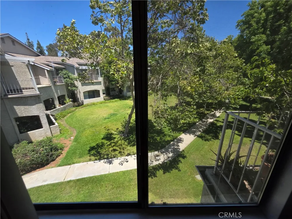 2410 Towne #63 Pomona, CA 91767