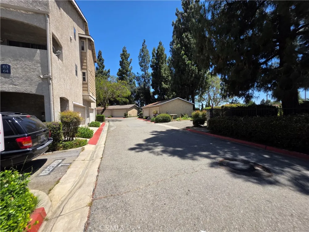2410 Towne #63 Pomona, CA 91767