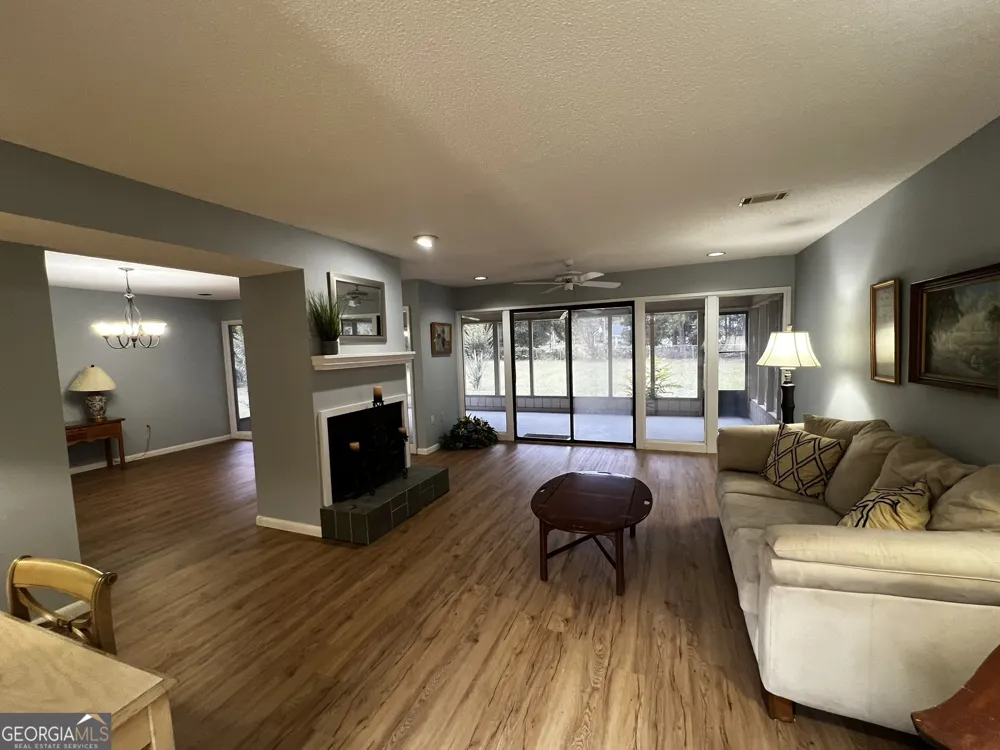 286 Stonington LN Jesup, GA 31546