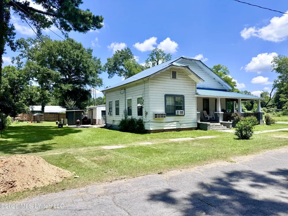 812 Watts Street Monticello, MS 39654