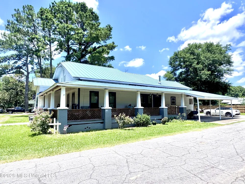 812 Watts Street Monticello, MS 39654