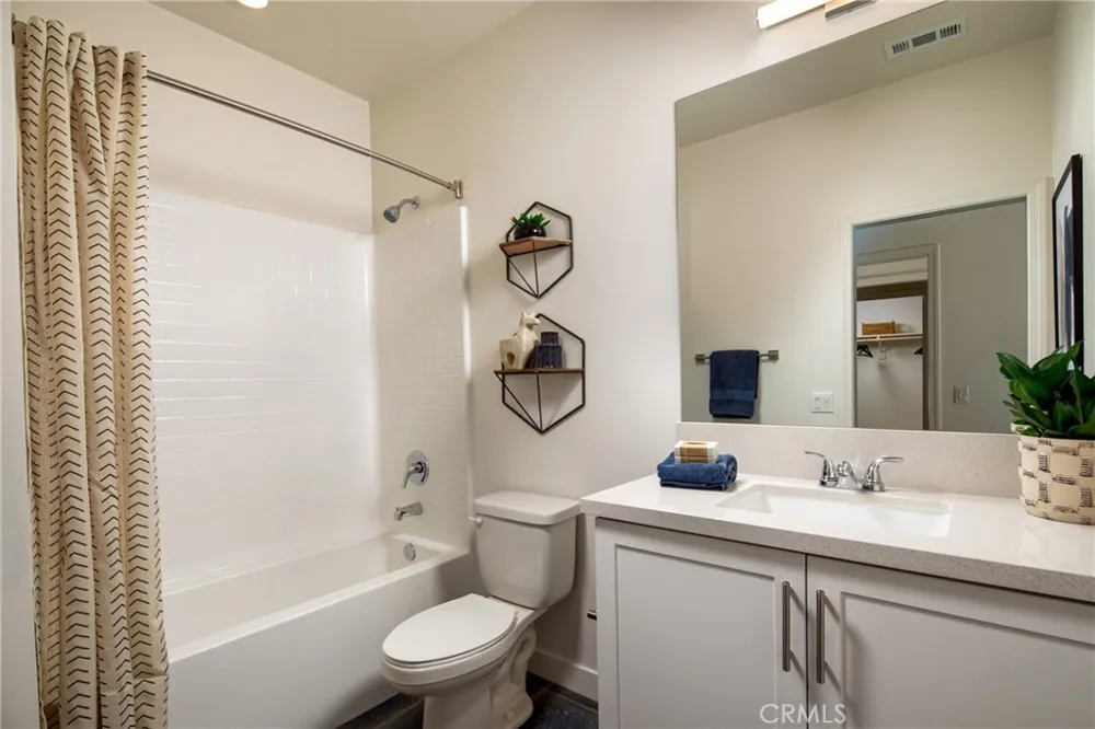 248 W Citrus Row La Habra, CA 90631