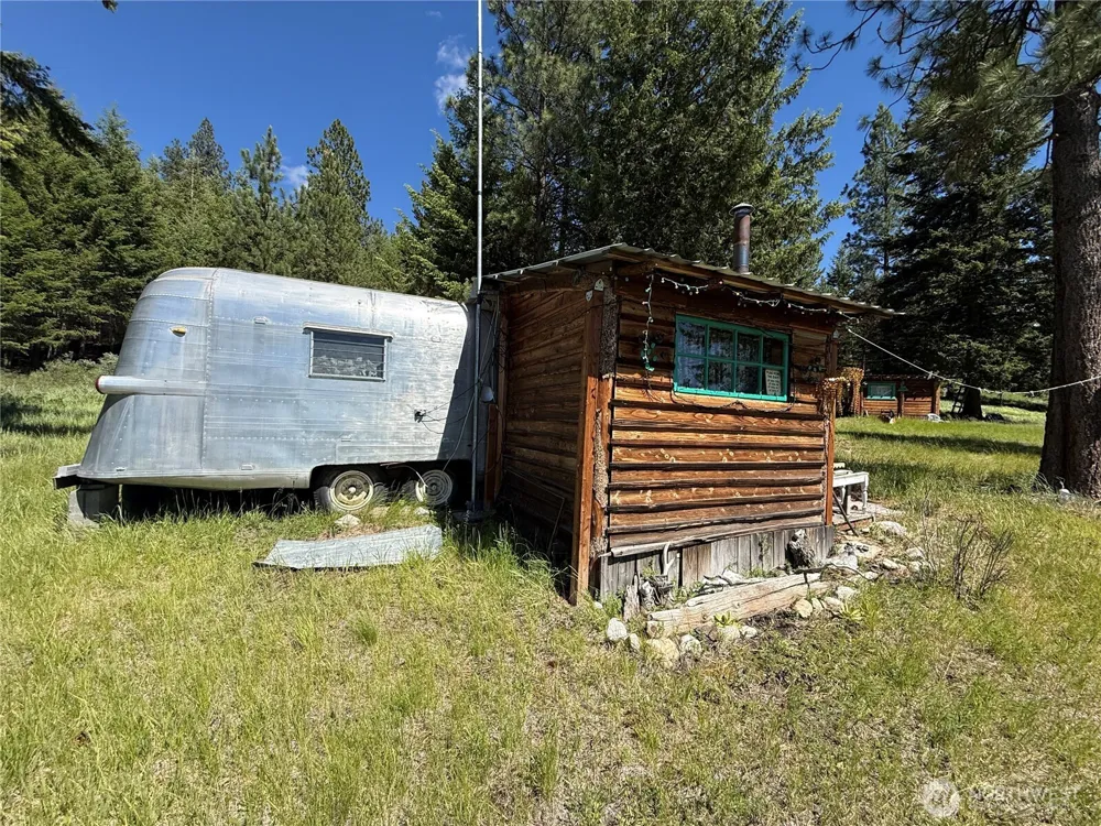 5 Hidden Spring Ranch Road Republic, WA 99166