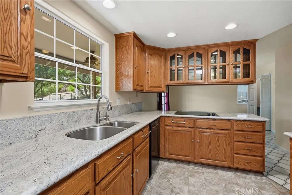 18325 Pinnacle Court Hidden Valley Lake, CA 95467