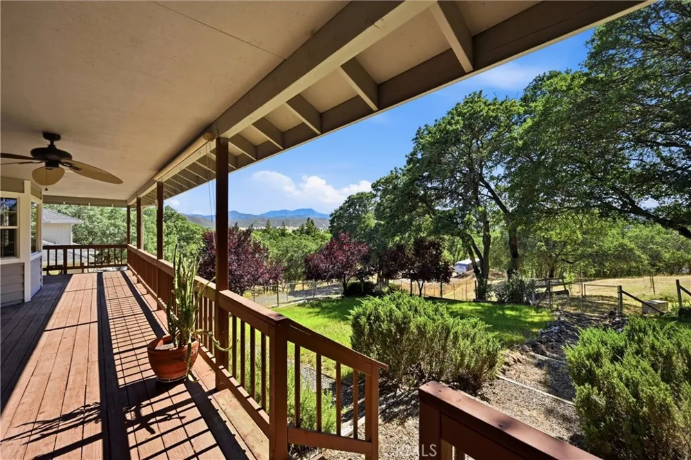 18325 Pinnacle Court Hidden Valley Lake, CA 95467