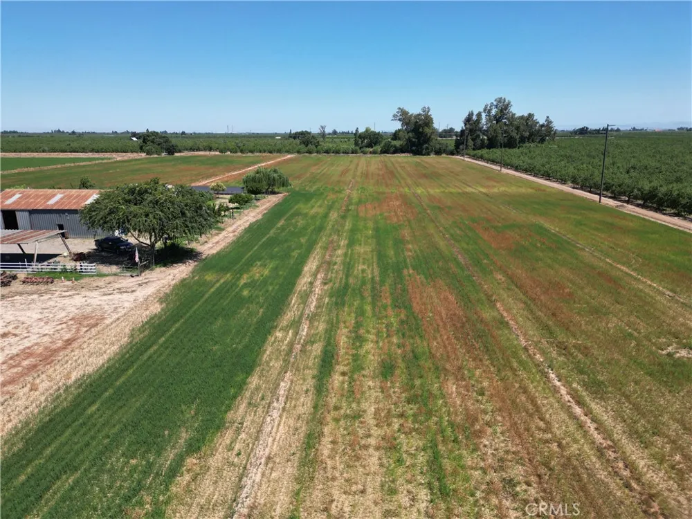 8576 Olive Winton, CA 95388