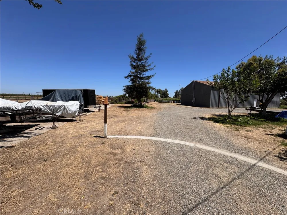 8576 Olive Winton, CA 95388