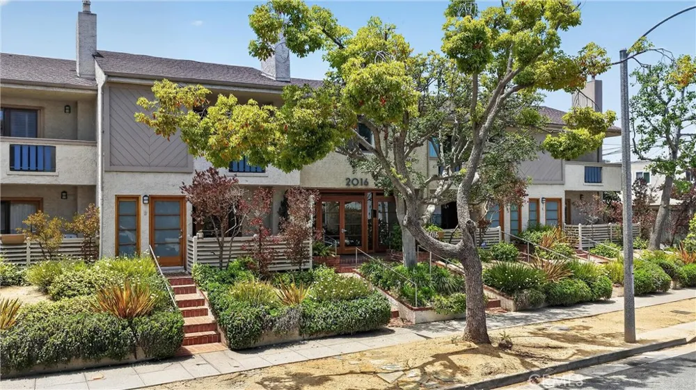 2016 Euclid Street #6 Santa Monica, CA 90405