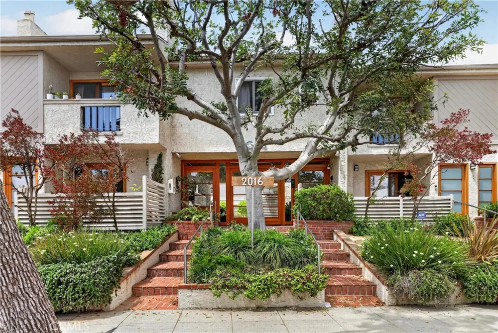 2016 Euclid Street #6 Santa Monica, CA 90405