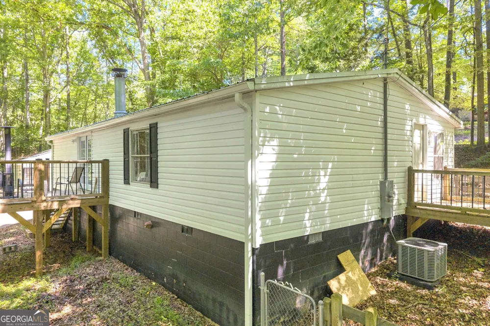 114 Lake Harbor TRL Martin, GA 30557