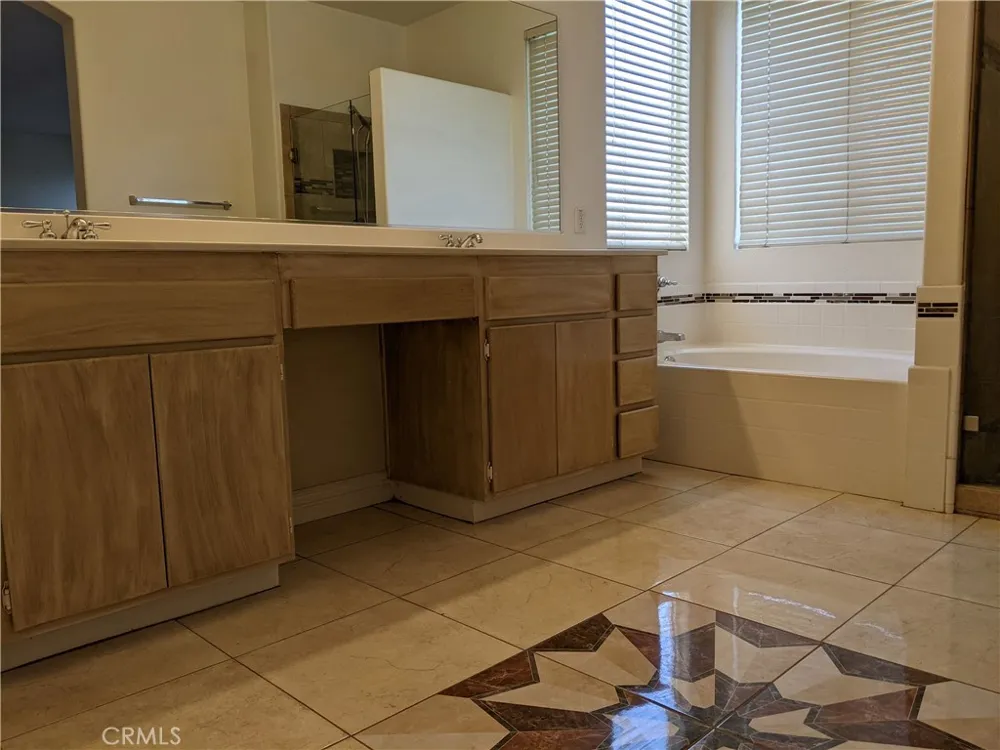 15559 Sharon Court Fontana, CA 92336