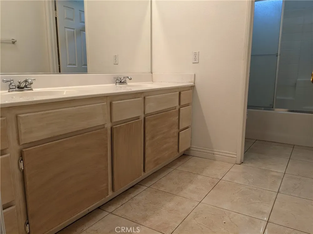15559 Sharon Court Fontana, CA 92336