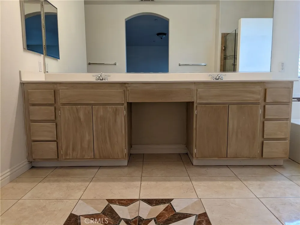15559 Sharon Court Fontana, CA 92336