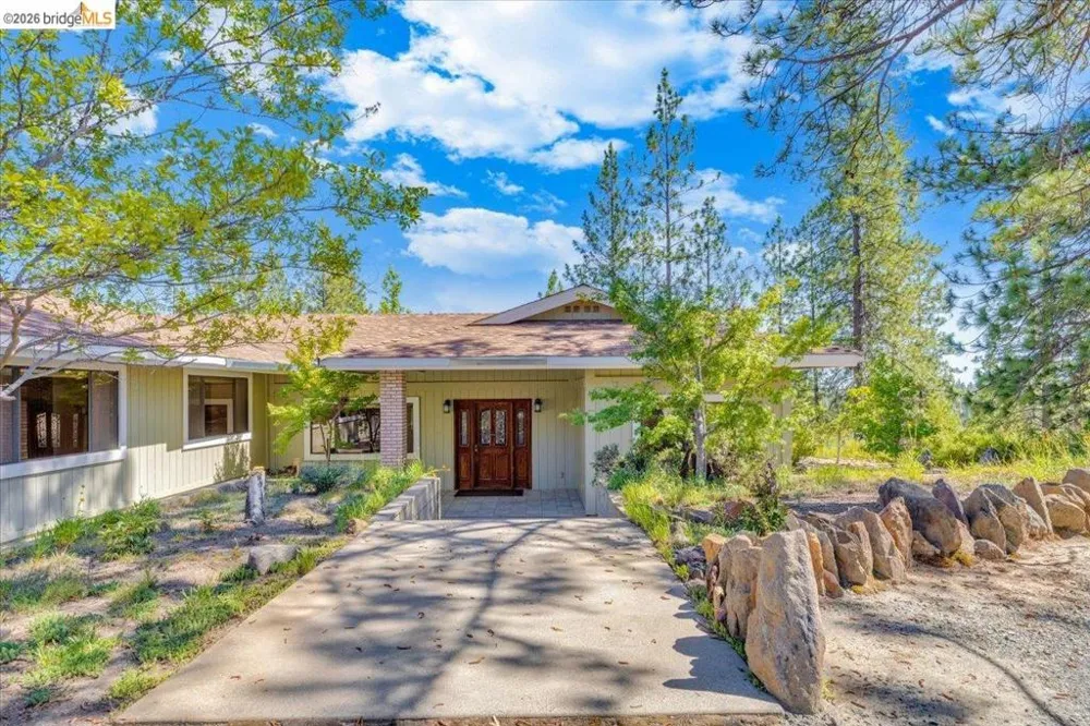 10421 Dexter Ln Coulterville, CA 95311