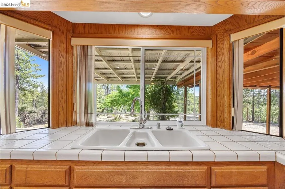 10421 Dexter Ln Coulterville, CA 95311