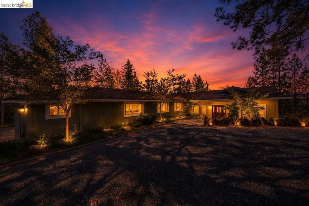 10421 Dexter Ln Coulterville, CA 95311