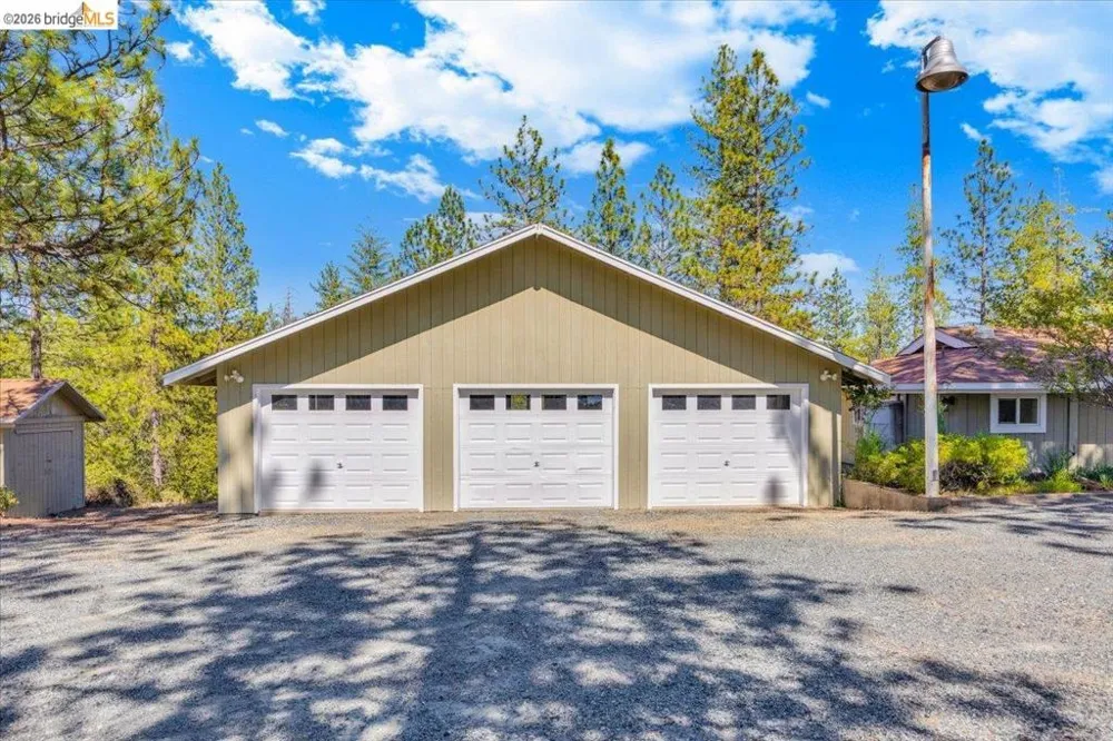 10421 Dexter Ln Coulterville, CA 95311
