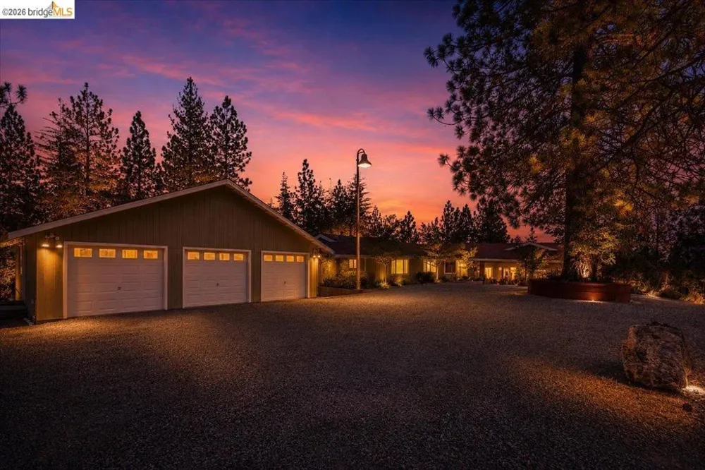 10421 Dexter Ln Coulterville, CA 95311