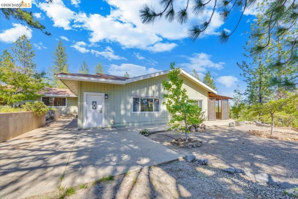 10421 Dexter Ln Coulterville, CA 95311