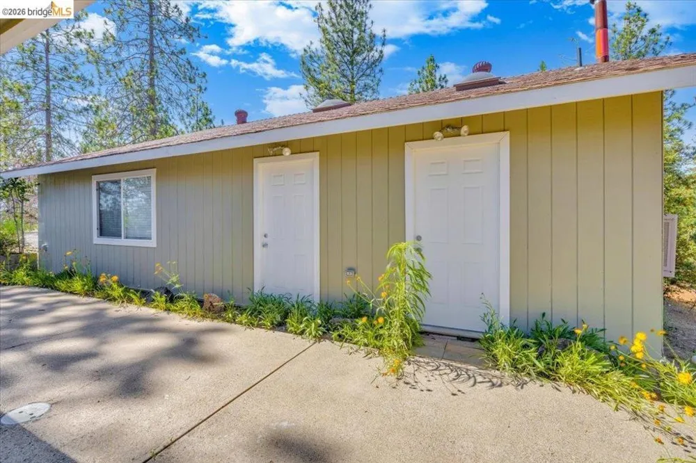 10421 Dexter Ln Coulterville, CA 95311
