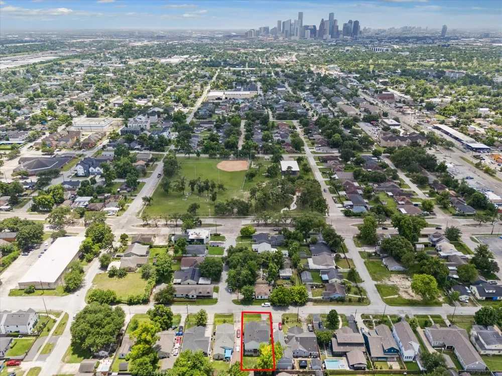 917 Moody Street Houston, TX 77009