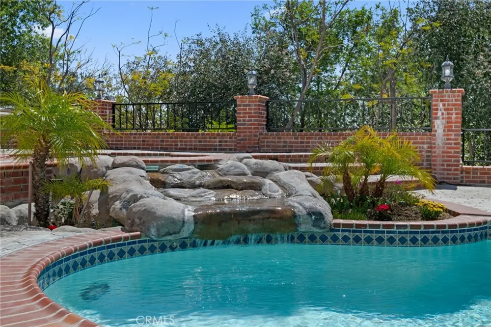 17830 Arvida Drive Granada Hills, CA 91344